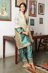 Buy_Bo tree_Green Thin Raw Silk Embellished Lace Notched Banni Kurta Set _at_Aza_Fashions