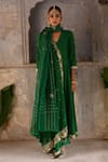 Buy_Deep Thee_Green Chanderi Embroidered Zari And Zardozi Work V Neck Panelled Kurta Set _at_Aza_Fashions