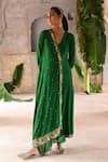 Deep Thee_Green Chanderi Embroidered Zari And Zardozi Work V Neck Panelled Kurta Set _Online_at_Aza_Fashions