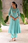 Deep Thee_Blue Chanderi Embroidery Zari Round Bloom Crest Yoke Kurta Pant Set _Online_at_Aza_Fashions