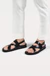 Buy_Morf_Black Plain Criss Cross Straps Smooth Leather Sandals_at_Aza_Fashions