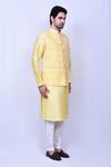 Buy_Arihant Rai Sinha_Yellow Kurta Bangalori Silk Thread Work Bloom Floral Bundi Set 