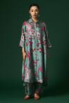 Buy_Arte-Alter_Green Handwoven Mulberry Silk Hand Printed Hazel Kurta And Pant Set  _at_Aza_Fashions