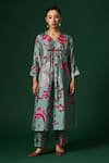 Buy_Arte-Alter_Green Handwoven Mulberry Silk Hand Printed And Jasmine Kurta & Pant Set  _at_Aza_Fashions