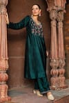 House of Chikankari_Green Velvet Hand Embroidery Chikankari Leaf Yoke Kurta And Pant Set  _at_Aza_Fashions