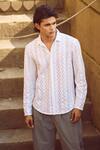 Dash And Dot_White Cotton Geometric Pattern Shirt _at_Aza_Fashions