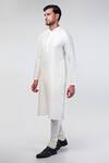 Buy_Kommal Sood_Off White Dupion Silk Embroidery Flower Butti Floral Sherwani Set  