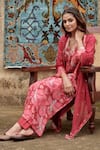 KARAJ JAIPUR_Maroon Kurta Chinnon Embroidered Dori Scalloped V Paisley Print Pant Set _at_Aza_Fashions