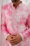 Buy_Asuka_Pink Pure Linen Embroidered Mirror Tie-dye Kurta And Pyjama Set 