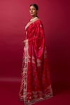 Vedika M_Multi Color Blouse Sequin Abstract Print Deep V Neck Pre-stitched Saree With _Online_at_Aza_Fashions