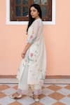 Shop_Vaayu_White Muslin Cotton Applique Floral Motifs Notched Kurta Pant Set  _at_Aza_Fashions