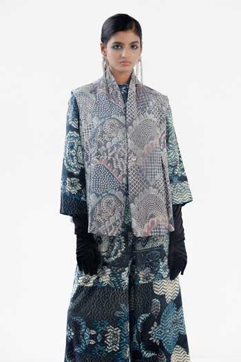 Buy_Yavi_Blue Cotton Shawl Neck Kate Bloomy Print Bundi Jacket _at_Aza_Fashions