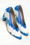 Buy_The Alter_White Tie-dye Print Pumps 