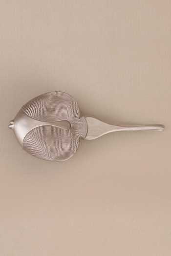 Ampm_Silver Kudrat Abstract Handle Bag _Online_at_Aza_Fashions