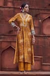 Buy_Megha Pitti_Yellow Bemberg Silk Printed Floral V Neck Pattern Kurta And Pant Set _at_Aza_Fashions