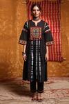Buy_Shivani Bhargava_Black Cotton Embroidery Thread Notched Tie Dye Patchwork Kurta _at_Aza_Fashions