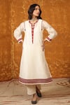 Buy_Shivani Bhargava_Ivory Handloom Chanderi Embroidery Mirror Notched Triangle Applique Work Kurta _at_Aza_Fashions
