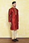 Samyukta Singhania_Red Art Silk Embroidery Thread Floral Work Kurta Set _at_Aza_Fashions