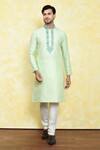 Buy_Samyukta Singhania_Green Silk Embroidery Paisley Kurta Set _at_Aza_Fashions