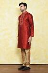 Samyukta Singhania_Maroon Art Silk Embroidered Thread Kurta And Churidar Set _at_Aza_Fashions