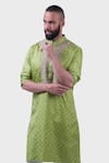 Raghavendra Rathore Jodhpur_Green Silk Embroidered Floral The Bikaner Tonal Kurta _at_Aza_Fashions