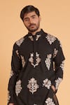 Buy_Siddartha Tytler_Black Linen Embroidery, Applique Aari Work Kurta With Pant _Online_at_Aza_Fashions