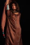 Capisvirleo_Brown Habutai Silk Tie-dye Round Rubab Tunic Set With Dupatta  _at_Aza_Fashions