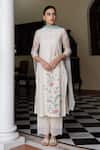 Buy_Vaayu_White Muslin Cotton Floral Motifs Round Applique Kurta Set _at_Aza_Fashions