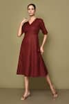 Buy_Naintara Bajaj_Maroon Slub Cotton Plain V Neck Solid Side String Tie Up Midi Dress _at_Aza_Fashions