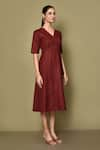 Naintara Bajaj_Maroon Slub Cotton Plain V Neck Solid Side String Tie Up Midi Dress _at_Aza_Fashions