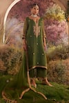 Buy_Charu Makkar_Green Pure Organza Embroidered Notched Straight Kurta Pant Set _at_Aza_Fashions