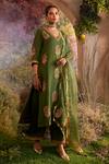 Charu Makkar Green Linen, Silk, Organza Embroidery V-neck Paisley Kurta Set With Dupatta Online at Aza Fashions Charu Makkar_Green Linen, Silk, Organza Embroidery V-neck Paisley Kurta Set With Dupatta _Online_at_Aza_Fashions