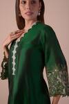 Surabhi Arya_Emerald Green Pure Silk Embroidery Floral V Neck Border Kurta And Palazzo Set _at_Aza_Fashions