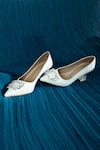 Shop_THE NICHE LABEL_White Stone Embellished Rosa Brooch Heels