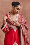 Buy_Sue Mue_Red Raw Silk Embroidery Kashmiri Thread Scallop V Neck Naysa Paisley Kurta Set _Online_at_Aza_Fashions