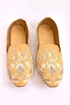 Shop_Aryavir Malhotra_Beige Hand Embroidery Floral Work Juttis _at_Aza_Fashions