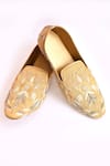 Aryavir Malhotra_Beige Hand Embroidery Floral Work Juttis _Online_at_Aza_Fashions