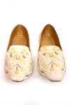 Aryavir Malhotra_Cream Hand Embroidery Flower Work Juttis _Online_at_Aza_Fashions