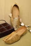 Buy_Aryavir Malhotra_Beige Woven Jamewar Silk Juttis _at_Aza_Fashions