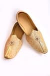 Aryavir Malhotra_Beige Woven Floral Jaal And Embroidered Juttis _Online_at_Aza_Fashions