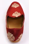 Shop_Aryavir Malhotra_Red Embroidered Floral Motif Juttis _Online_at_Aza_Fashions