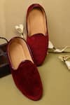 Buy_Aryavir Malhotra_Red Plain Velvet Juttis _at_Aza_Fashions