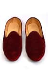 Shop_Aryavir Malhotra_Red Plain Velvet Juttis _at_Aza_Fashions