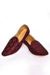 Aryavir Malhotra_Wine Embroidered Floral Motif Juttis _Online_at_Aza_Fashions