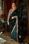 Buy_LASHKARAA_Green Velvet Embroidered Thread Floweret Buti Pre-draped Saree With Blouse _at_Aza_Fashions