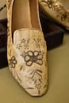 Buy_Aryavir Malhotra_Beige Hand Embroidered Floral Handwork Juttis _Online