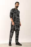 Buy_Son of A Noble Snob_Black 100% Linen Printed Geometric Darsh Square Kurta With Trouser  _at_Aza_Fashions