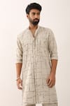 Shop_Son Of A Noble Snob_Ivory 100% Linen Print Digital Maze Aadi Tetris Kurta Set _Online_at_Aza_Fashions