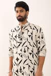 Shop_Son of A Noble Snob_Ivory 100% Linen Print Fleur Stencil Krish Kurta Set  _Online_at_Aza_Fashions