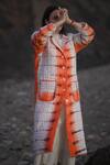 Buy_Raas Life_White Cotton Jharoka Ben Tie-dye Pattern Trench Coat _Online_at_Aza_Fashions